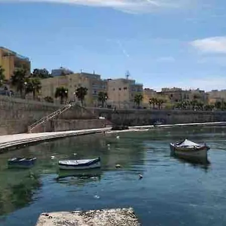Apartment Modern Duplex By The Sea, Next To Xemxija Bay *