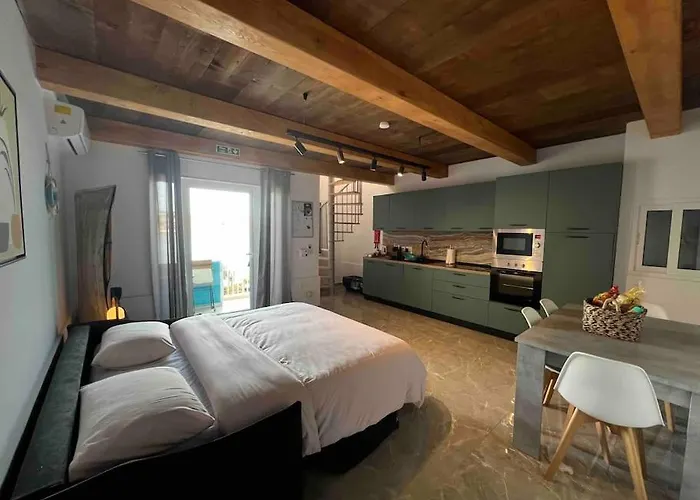 Apartament Modern Duplex By The Sea, Next To Xemxija Bay